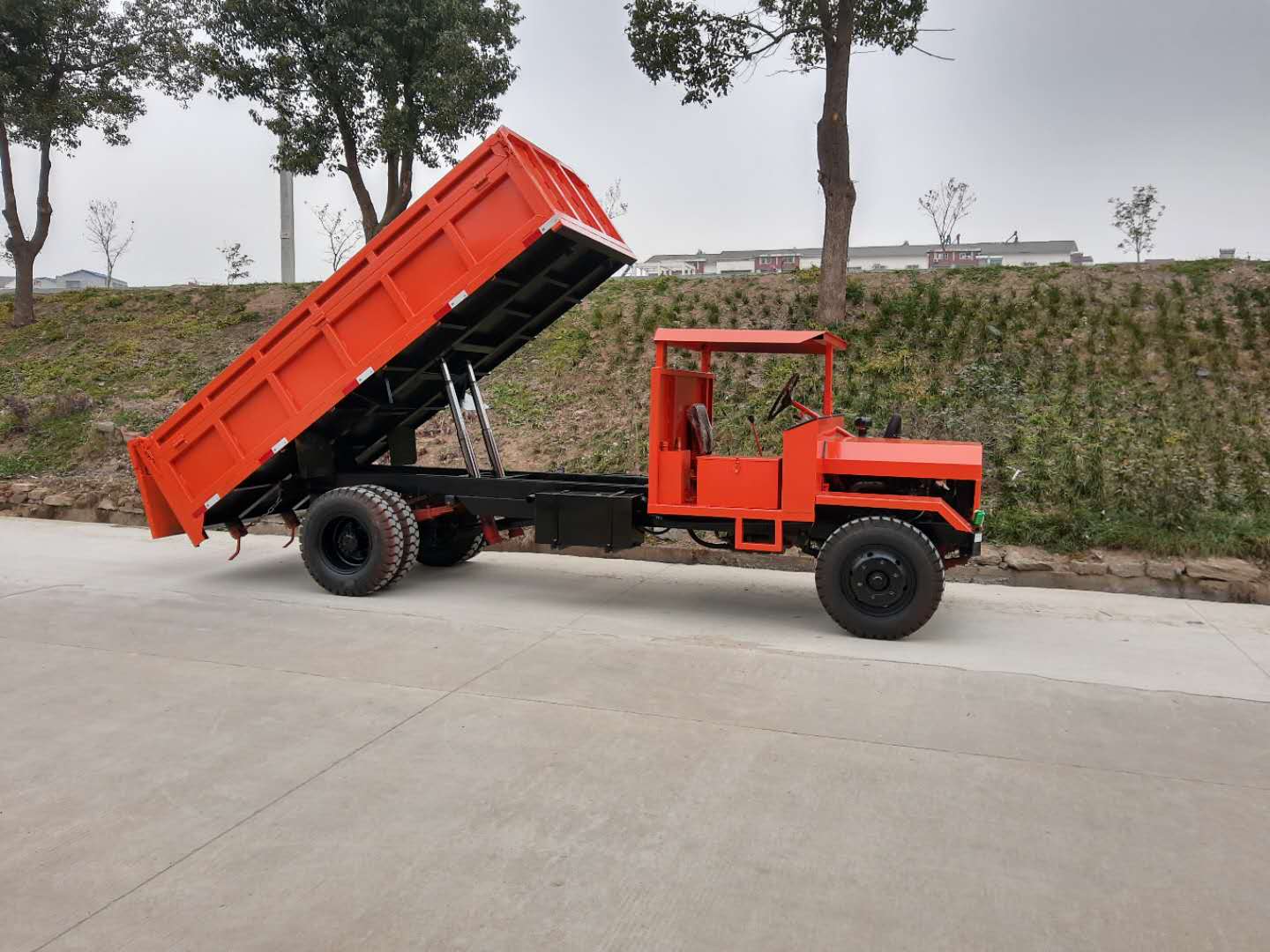 礦用四輪車(chē)車(chē)燈保護(hù)小竅門(mén) 礦用四輪車(chē)車(chē)燈保護(hù)小竅門(mén)